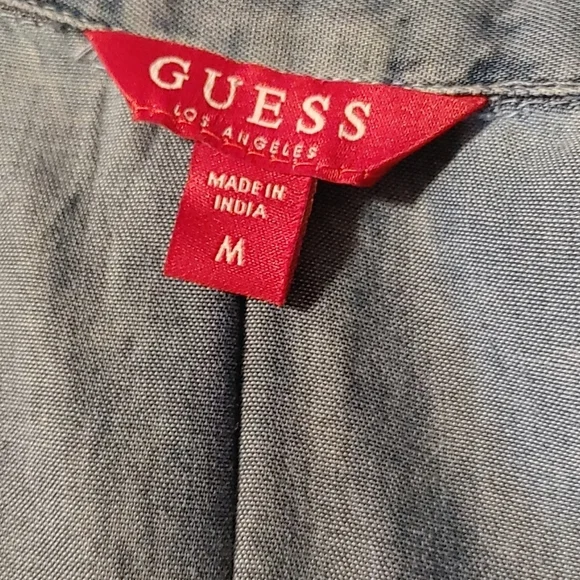 💚Guess Women's Denim sleeveless shirt - Picture 6 of 9